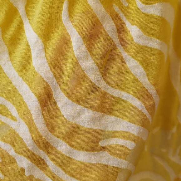 Yellow zebra print batwing top - Picture 3 of 3